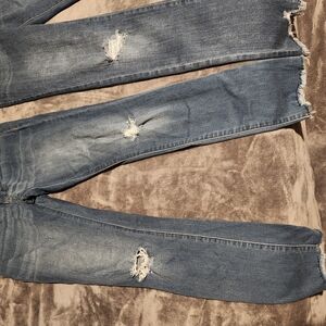 Women's Skinny Jeans in Distressed Blue